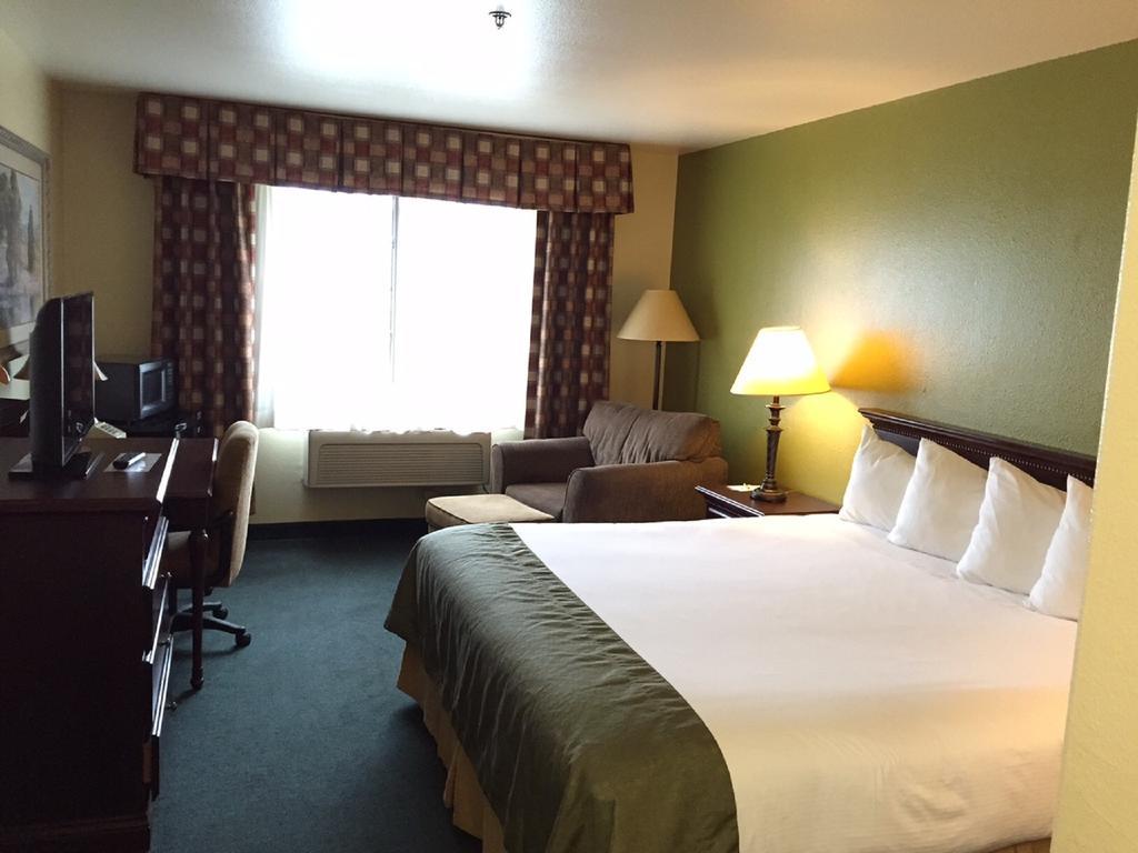 Super 8 By Wyndham Mccall Esterno foto