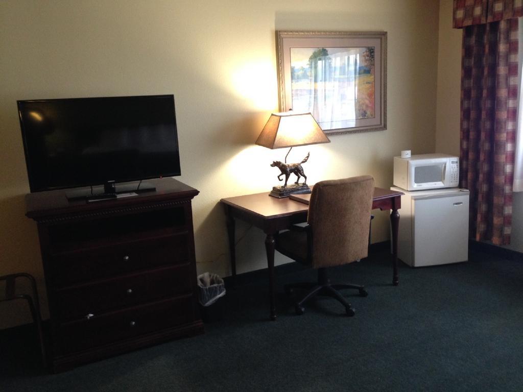 Super 8 By Wyndham Mccall Esterno foto