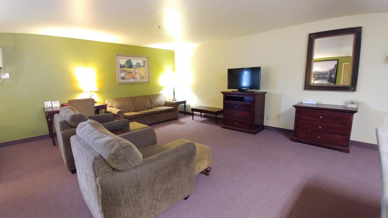 Super 8 By Wyndham Mccall Esterno foto